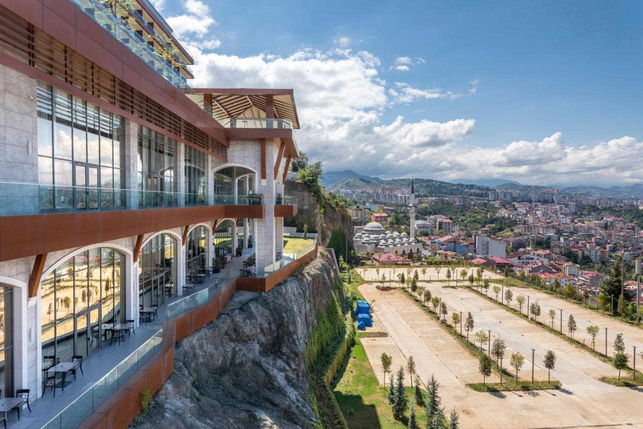 Radisson Blu Hotel Trabzon Exterior foto View of the hotel