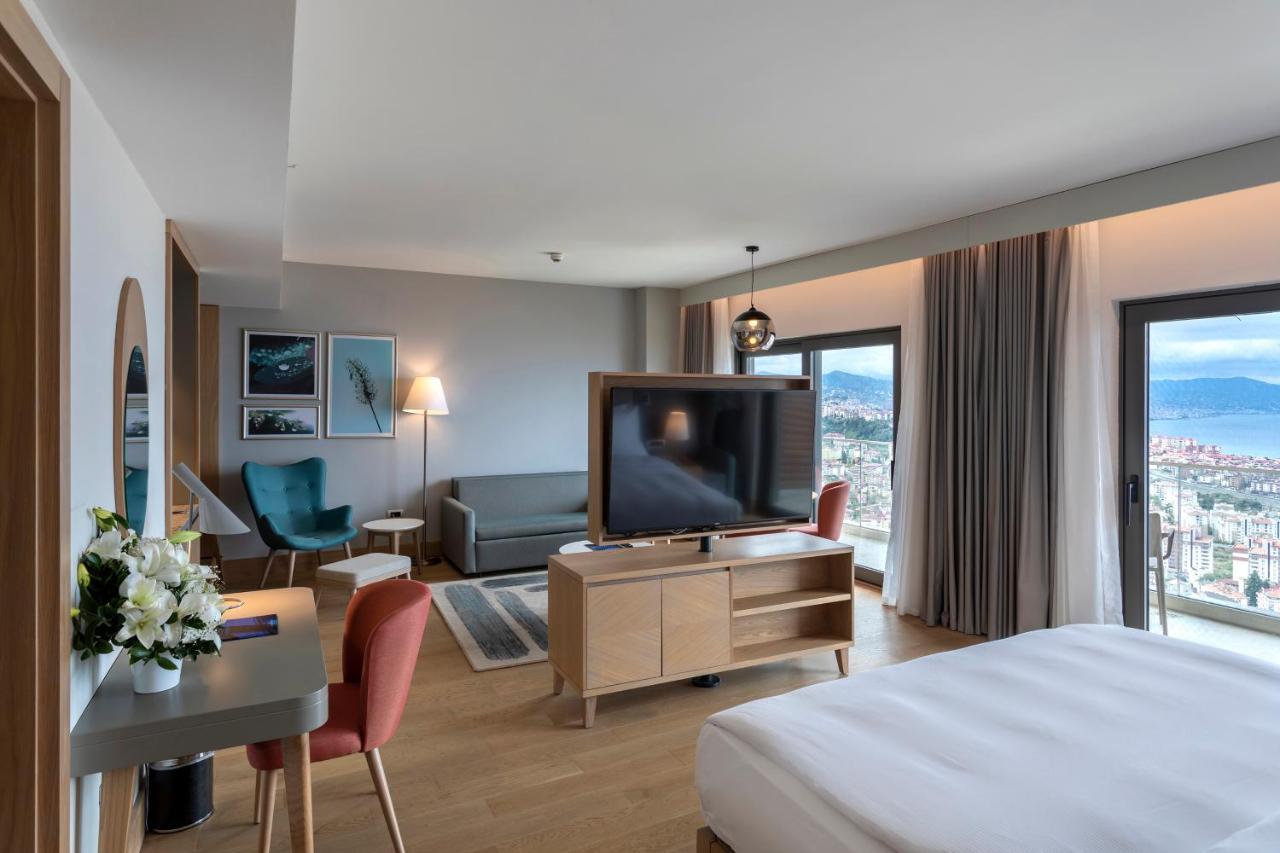 Radisson Blu Hotel Trabzon Exterior foto A room at the hotel