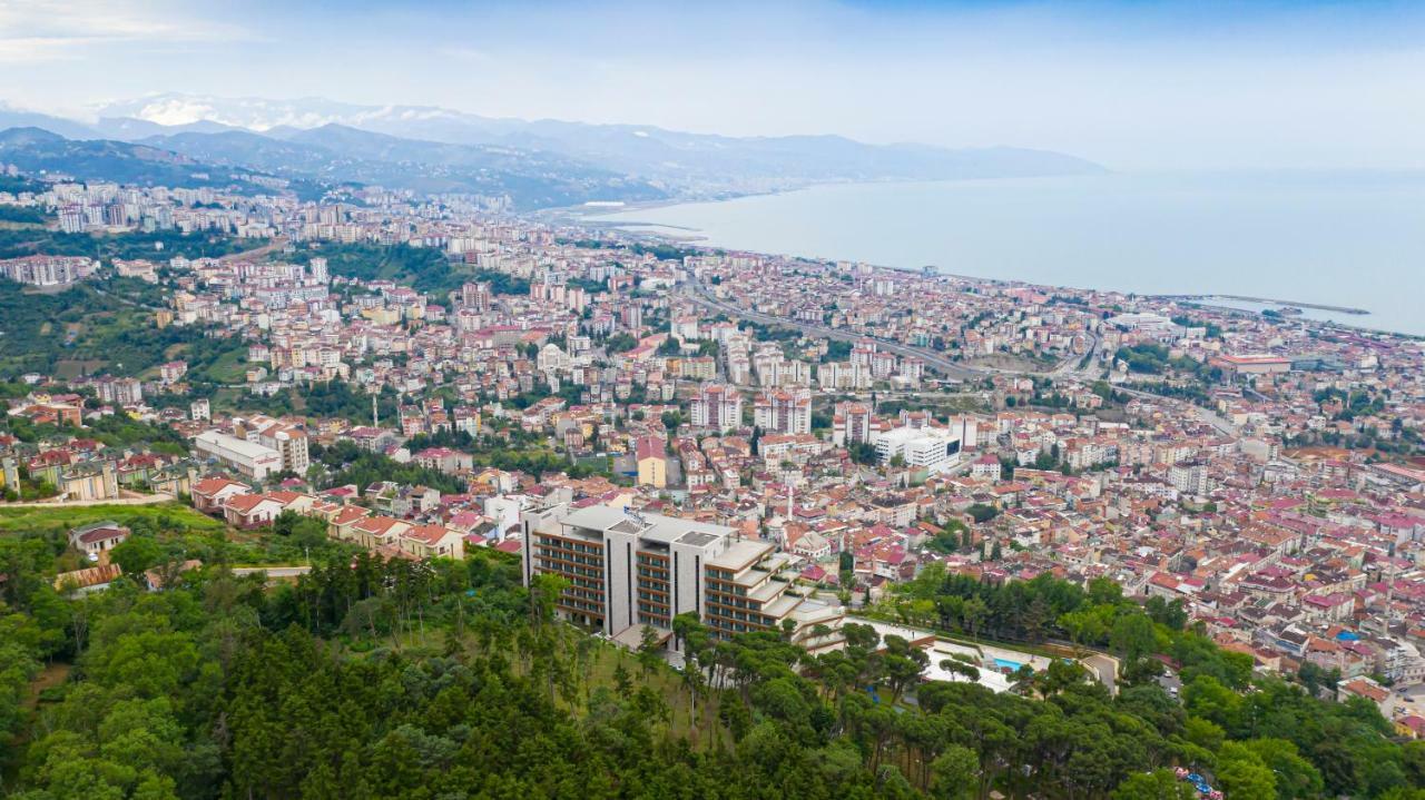 Radisson Blu Hotel Trabzon Exterior foto View of Çekmeköy